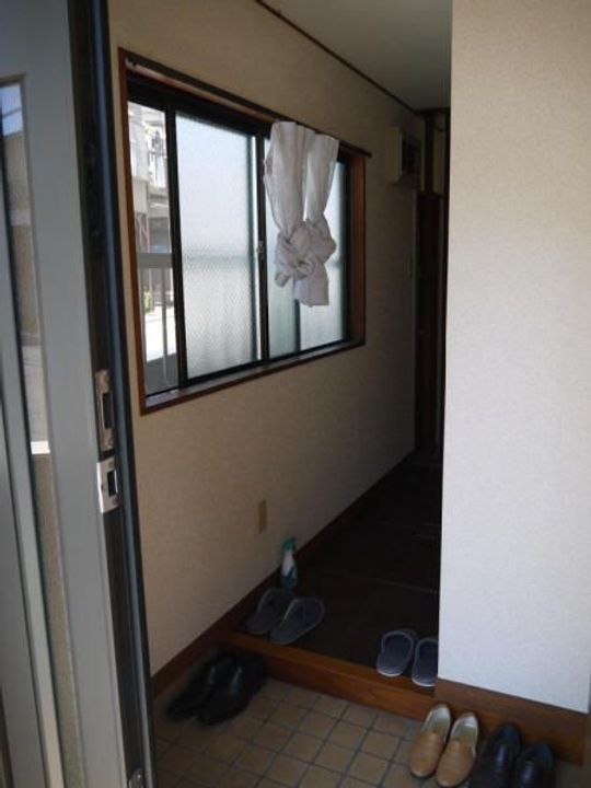 神奈川県横浜市西区東久保町(一戸建)の賃貸物件の玄関