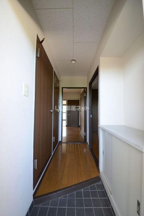 埼玉県熊谷市別府4(マンション)の賃貸物件の玄関