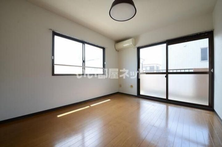 埼玉県熊谷市別府4(マンション)の賃貸物件の居間