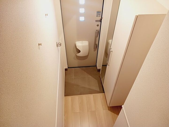 岐阜県各務原市鵜沼西町1(アパート)の賃貸物件の玄関