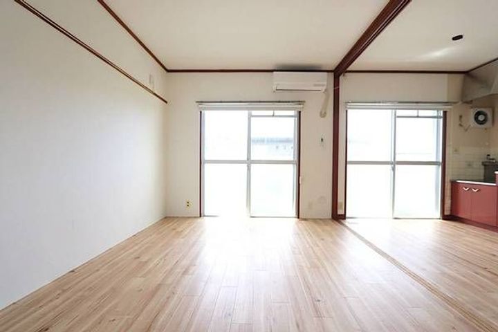 兵庫県三木市志染町西自由が丘2(マンション)の賃貸物件の居間