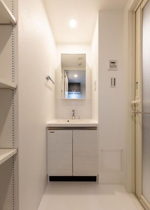 エストゥルース両国IIの内装