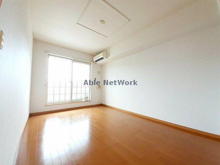 岐阜県岐阜市粟野西4(アパート)の賃貸物件の居間