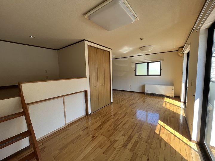 コアラハイツの居間