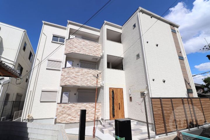 クリエオーレ庄屋IIの外観