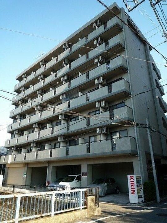 グリフィン横浜・保土ヶ谷駅前の外観