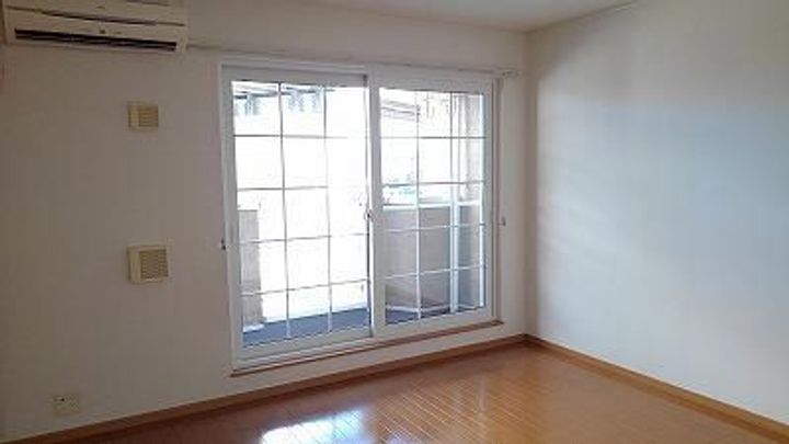 メゾントールHIROの居間