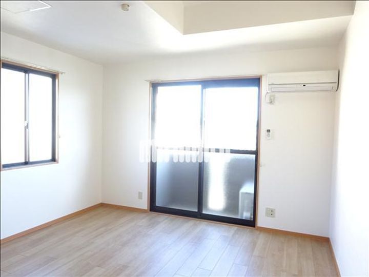 セジュール太田の居間