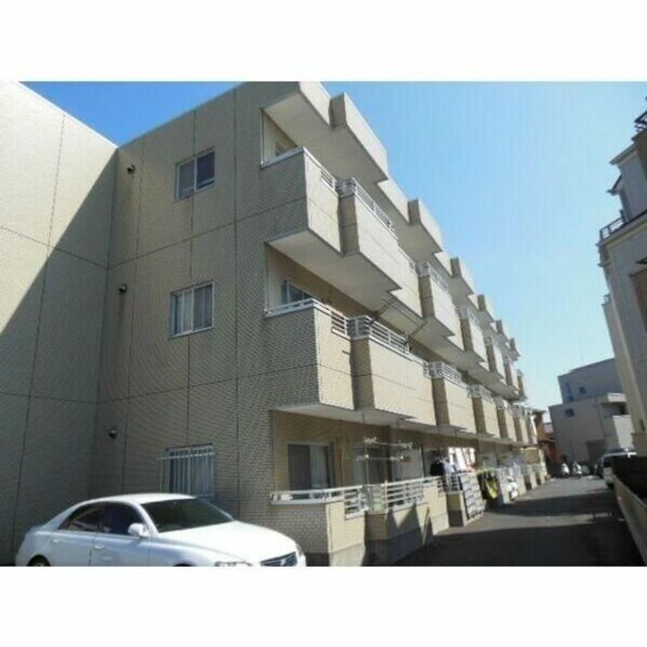 クレセントパレスの外観