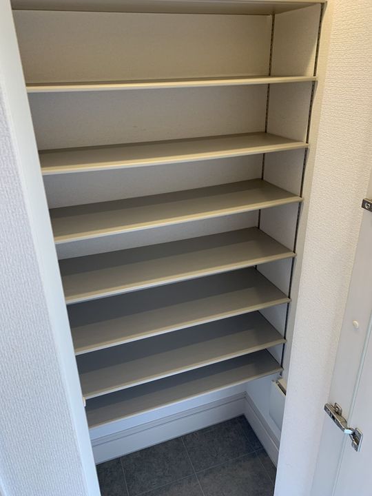 サン・メゾン小山中央の玄関