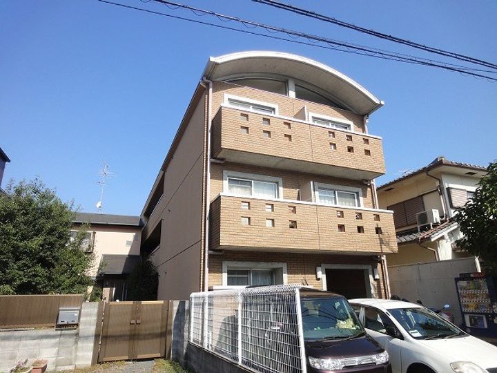 コモド嵯峨の外観