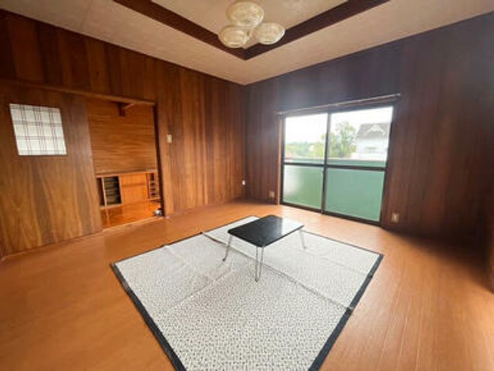 江藤アパートの居間