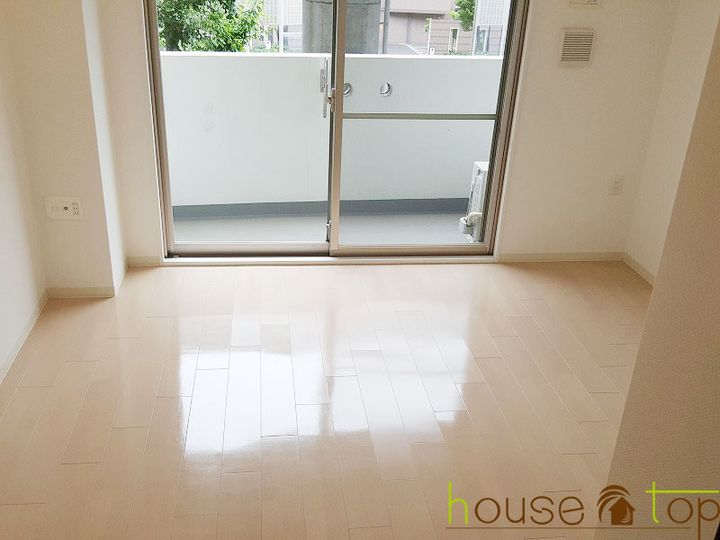 セレニテ甲子園IIの居間