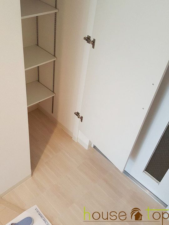 セレニテ甲子園IIの玄関