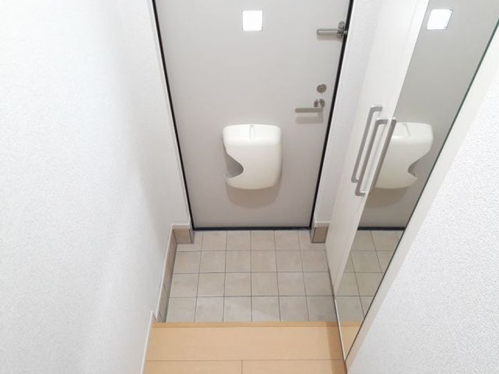サンヌーヴェルの玄関