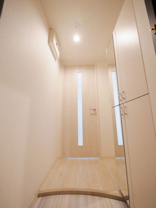 北海道札幌市中央区南十一条西8(マンション)の賃貸物件の玄関