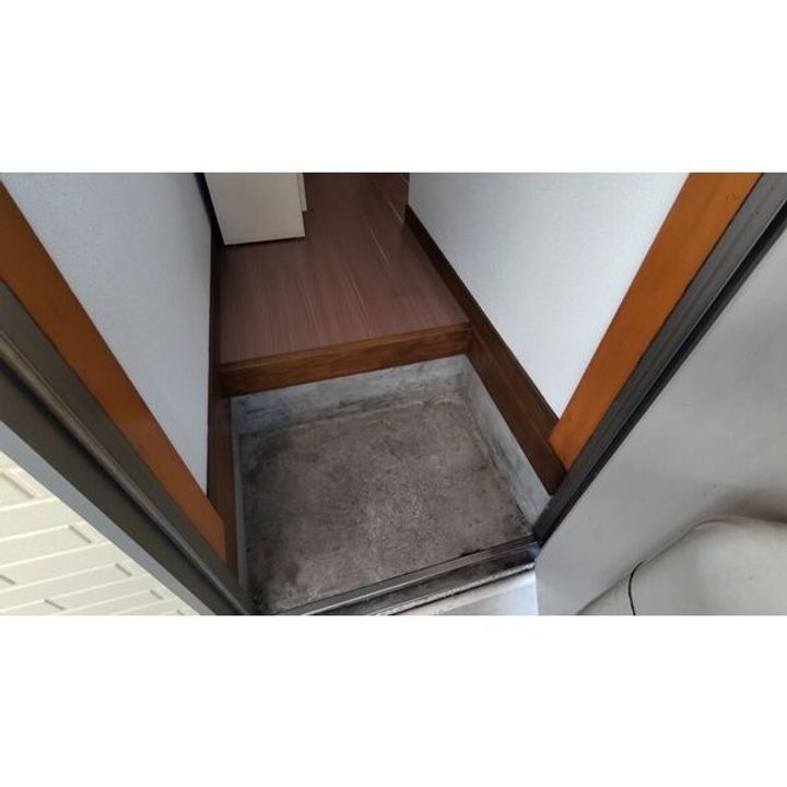 北山ハイツの玄関