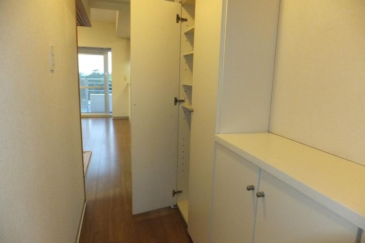 ジェネピア鴨川の玄関