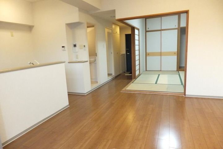 ジェネピア鴨川の居間