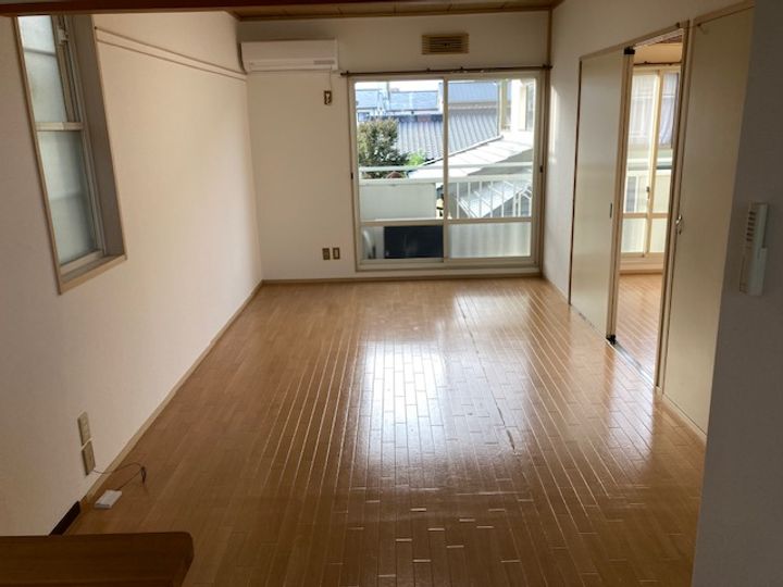 サウンドハイツの居間