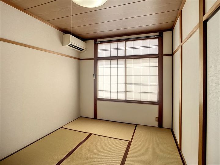 寿ハイツの居間