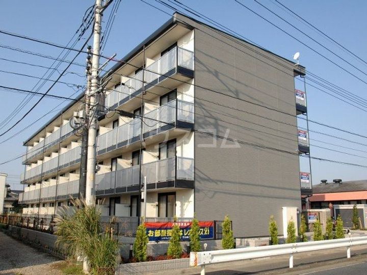 レオパレスエミールプラザの外観