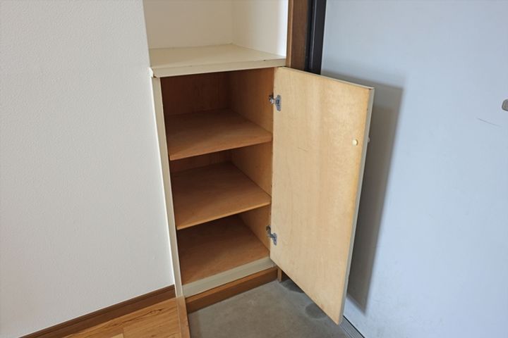 サンヒルズマンションの玄関