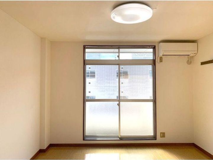 デラシオン旭の居間