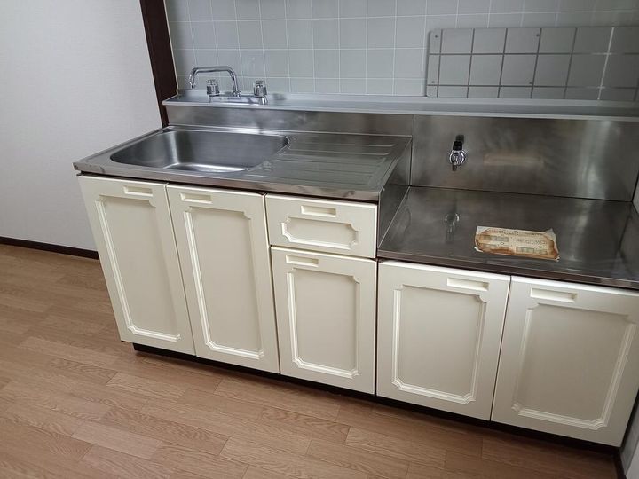 プルミエ―ルエビハラパーソンズEのキッチン