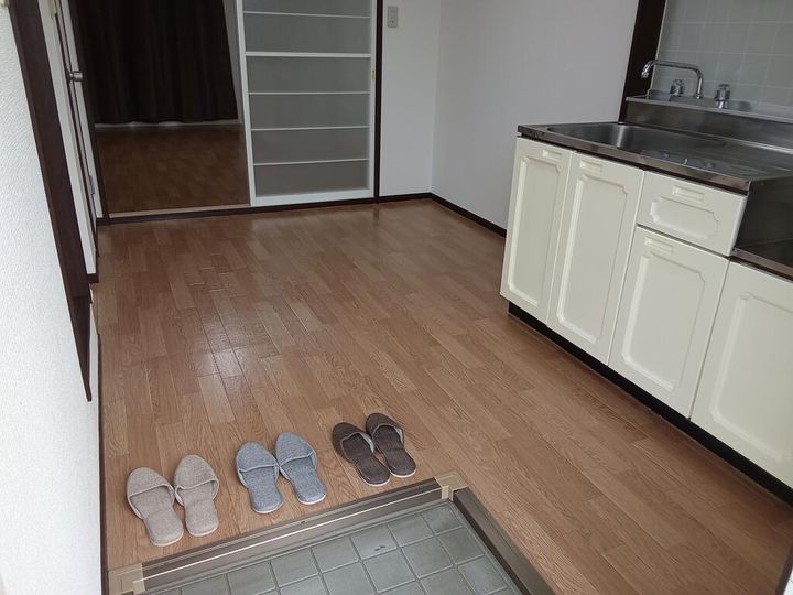 プルミエ―ルエビハラパーソンズEの玄関