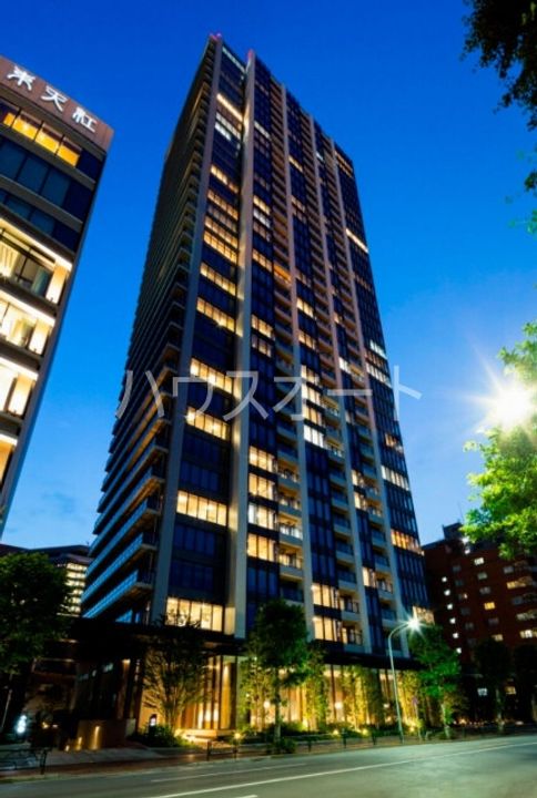 BrilliaTower上野池之端の外観