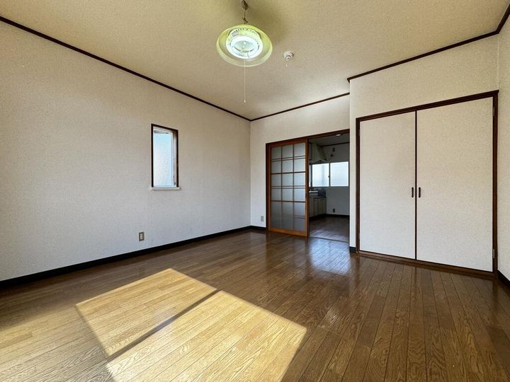 メーゾン台原の居間