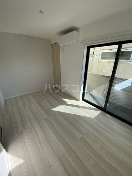 メルディア新里町の居間