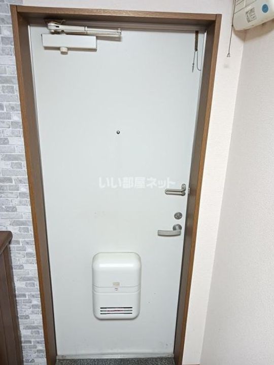 シューフルール IIIの玄関