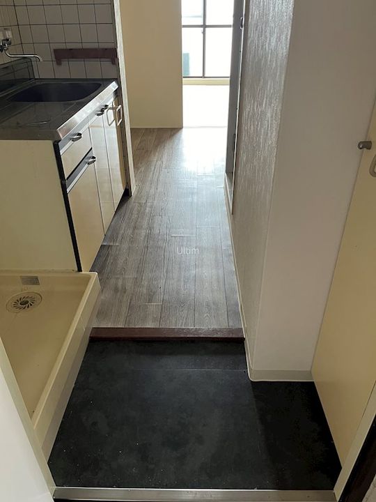 セシール太秦の玄関