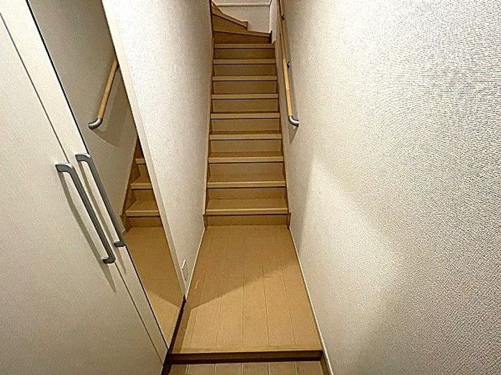 ウィンクルム七田 壱番館の玄関
