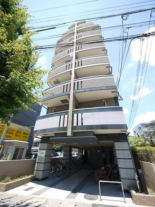 京都府京都市右京区西京極南大入町(マンション)の賃貸物件の外観