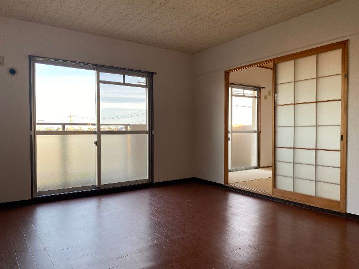 サンライズK1994の居間