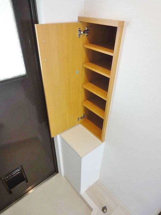 鈴木マンションの玄関