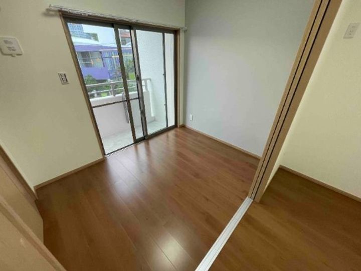 プレサント安里ヒルズ(TA)の居間