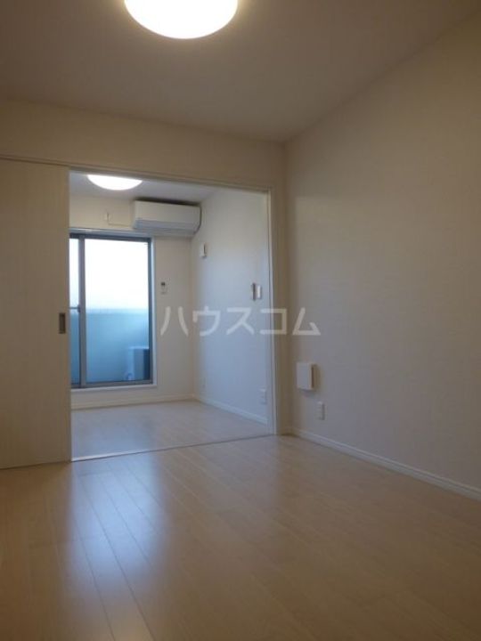 AJ柏EastIIIの居間