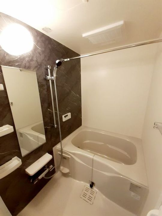 フリーデ・タイリンの風呂