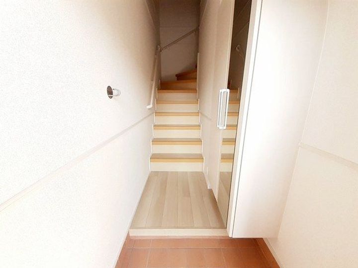 カーサ・プラシードの玄関