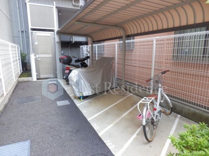 東京都千代田区神田多町2(マンション)の賃貸物件の地図