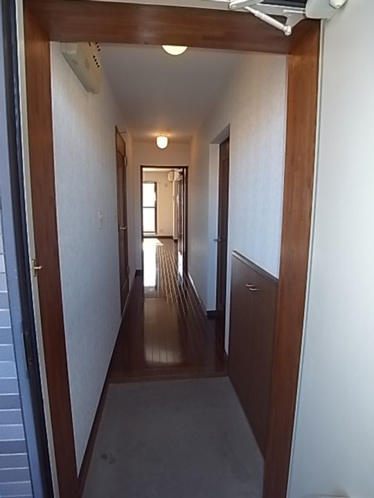 ヒーローマンションIの玄関