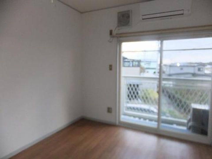 桔梗野ハイツの居間