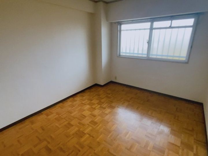 第二門脇ビルの居間