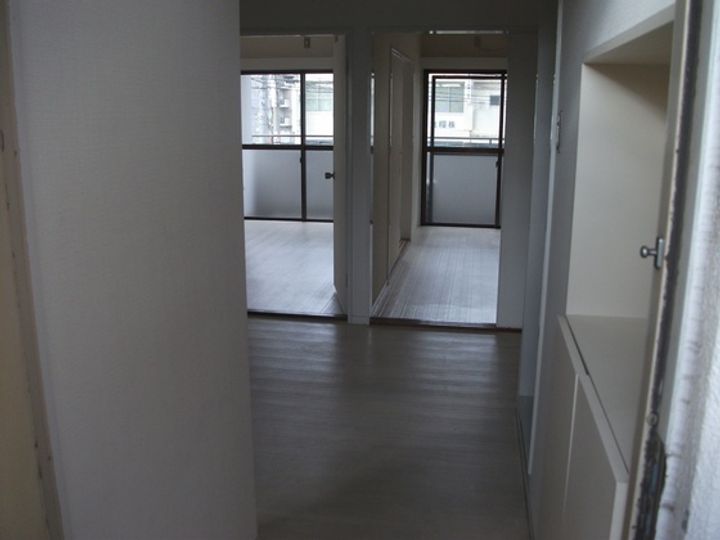 パートナー奥田の内装