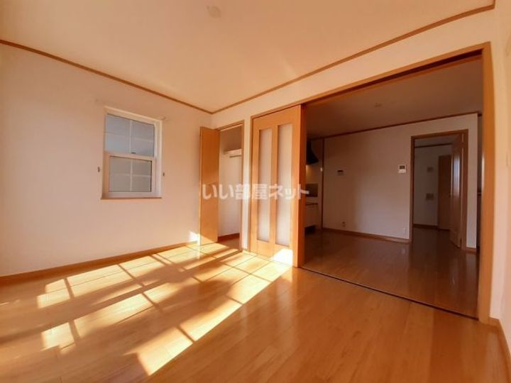 三重県名張市希央台3番町(アパート)の賃貸物件の居間