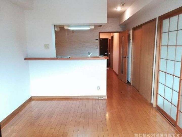 兵庫県豊岡市戸牧(マンション)の賃貸物件の居間